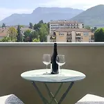 Apartment Lumineux 3 Pieces A 350m Du - Quartier Imperial Albigny *